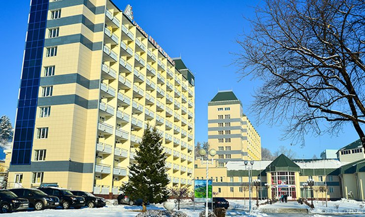 Фото отеля («Белокуриха» санаторий) - Фасад зимой