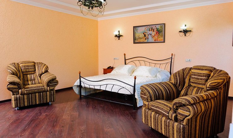 Фото отеля («Первый доходный дом» отель) - Двухуровневая комната Люкс с двуспальной кроватью и широким диваном (литер 