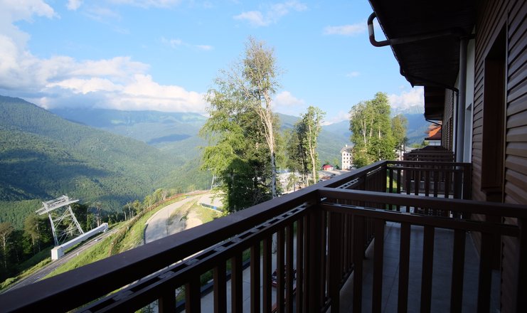 Фото номера («Riders Lodge» отель) - Стандарт 2-местный с балконом TWIN