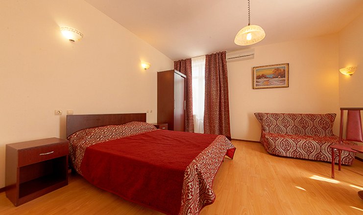 Фото отеля («Черноморская» комплекс малых гостиниц) - Полулюкс 2-местный 2-комнатный с балконом с доп. местом 