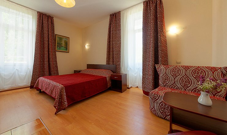 Фото отеля («Черноморская» комплекс малых гостиниц) - Полулюкс 2-местный с балконом с доп. местом 