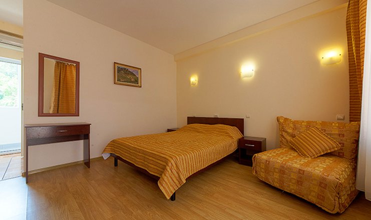 Фото отеля («Черноморская» комплекс малых гостиниц) - Стандартный 2-местный с лоджией с доп. местом
