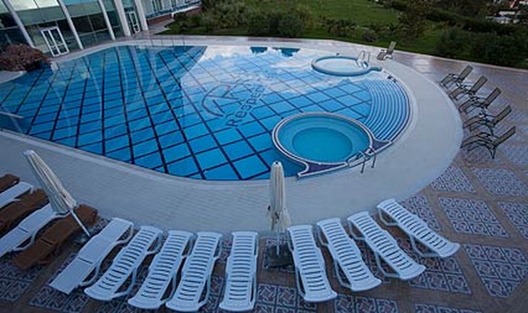 Фото отеля («Респект Холл Резорт & СПА» отель) - Открытый бассейн