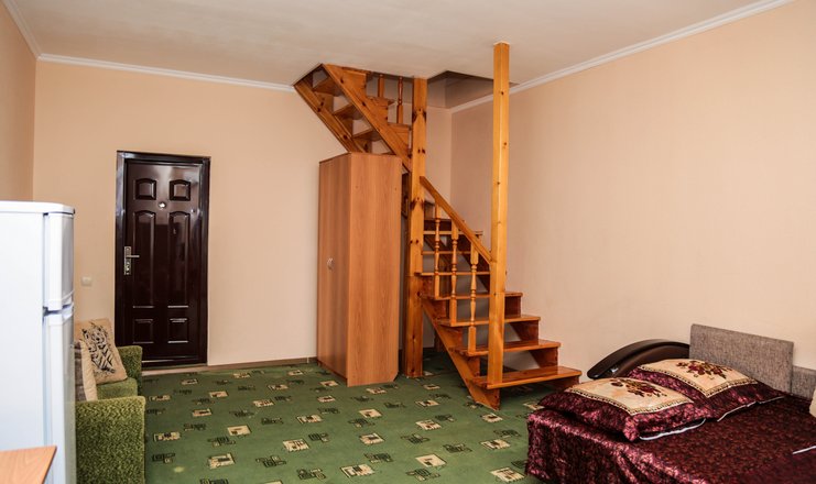 Фото отеля («Абхаз-Лео» гостевой дом) - Люкс 2-местный 2-этажный