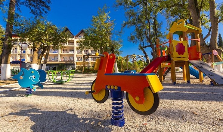 Фото отеля («Ривьера» пансионат) - Детская площадка