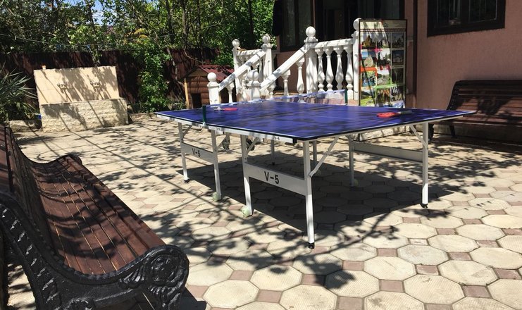 Фото отеля («Гостевой дом Алекса» гостевой дом) - стол для игры в настольный теннис 