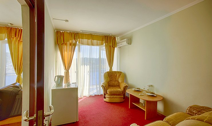 Фото отеля («Интер-Сухум» гостиница) - Люкс 2-местный 2-комнатный