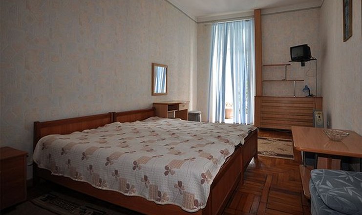 Фото отеля («МВО-Сухум» санаторий) - 2-местный стандарт в корпусе Генеральский