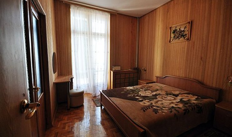 Фото отеля («МВО-Сухум» санаторий) - 2-местный стандарт в корпусе Генеральский