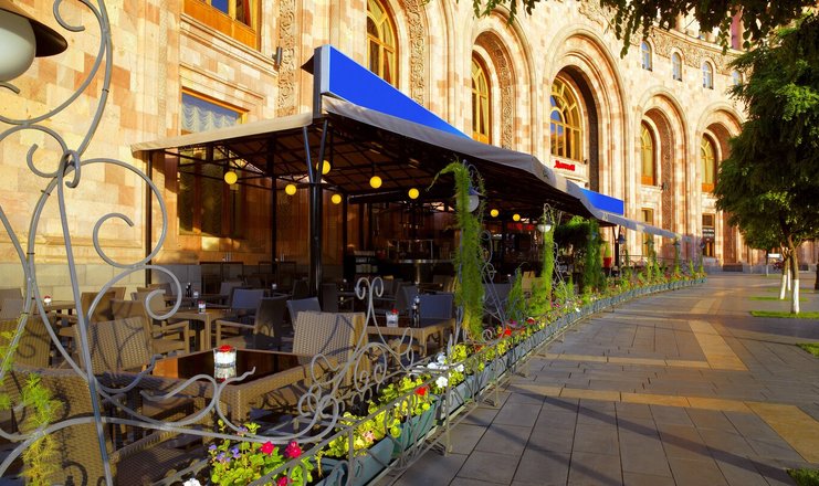 Фото отеля («Marriott Armenia» отель) - Кафе