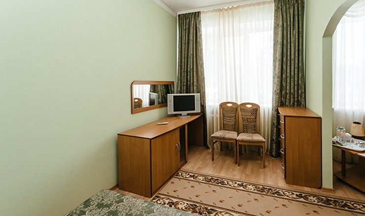 Фото отеля («Радуга» санаторий) - Люкс 1-местный (главный корпус) (6)