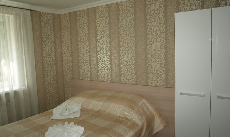 Фото отеля («Приозерный» санаторий) - Гостевой дом, спальня