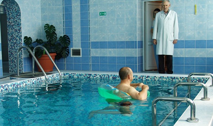 Фото отеля («Им. К.П. Орловского» санаторий) - Подводное вертикальное вытяжение в бассейне