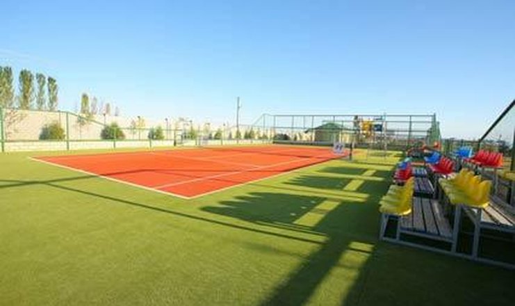 Фото отеля («Карвен 4 сезона» центр отдыха) - Теннисный корт