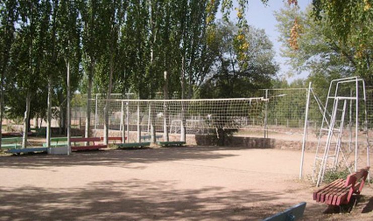 Фото отеля («Кыргызское взморье» санаторий) - Волейбольная площадка