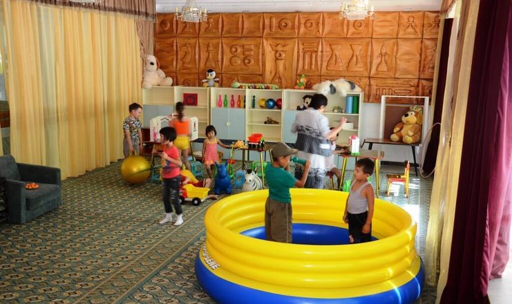 Фото отеля («Кыргызское взморье» санаторий) - Детская комната