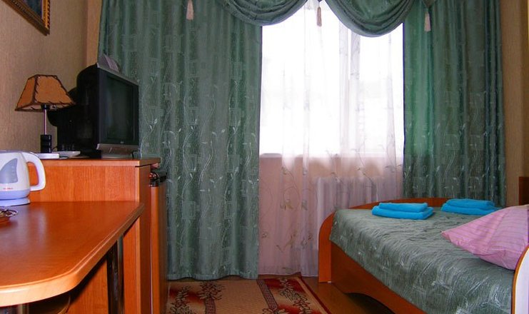 Фото номера («Баваренок» гостиница) - с 1,5 спальной кроватью