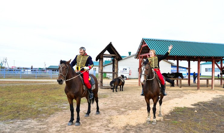Фото отеля («Белокуриха Village» база отдыха) - Конные прогулки
