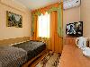 «Баваренок» гостиница - предварительное фото с 1,5 спальной кроватью