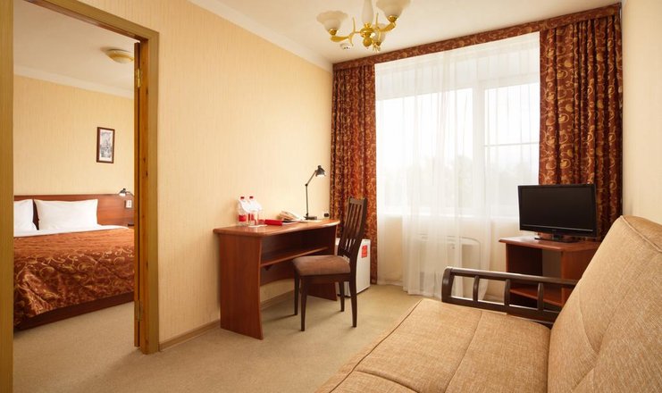 Фото отеля («Азимут отель Астрахань» отель) - Стандарт 2-местный 2-комнатный