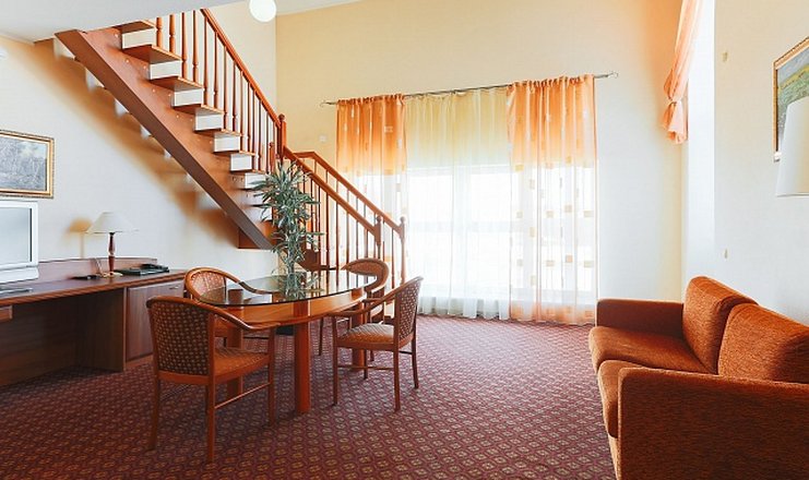 Фото отеля («Меридиан» отель) - Сьют 2-местный 3-комнатный 2-уровневый