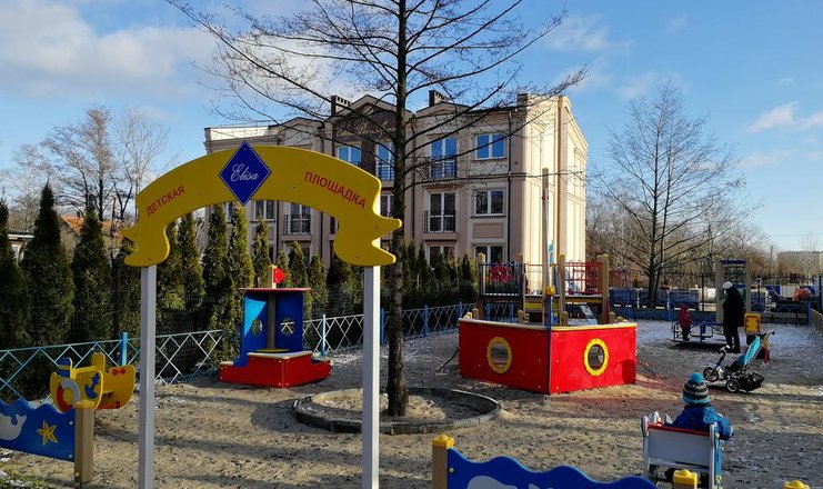 Фото отеля («Элиза БонАпарт» отель) - Детская игровая площадка