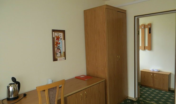 Фото номера («Кубань» пансионат) - Стандартный 2-местный 2-комнатный с двуспальной кроватью