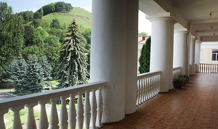 Фото отеля («Кавказ» санаторий) - Вид с балкона