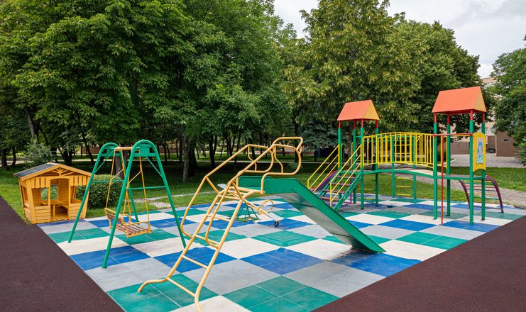 Фото отеля («Казахстан» санаторий) - Детская площадка