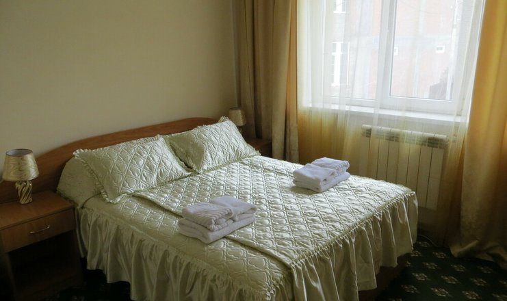Фото отеля («Кубань» пансионат) - Стандартный 2-местный 2-комнатный с двуспальной кроватью