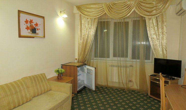 Фото отеля («Кубань» пансионат) - Стандартный 2-местный 2-комнатный с двуспальной кроватью