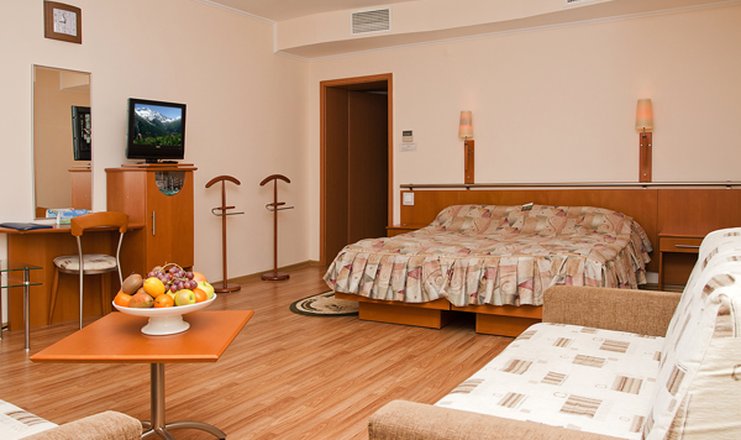 Фото отеля («Машук Аква-Терм» санаторий) - Junior Suite 1 комнатный 2 местный (корпус С) 4