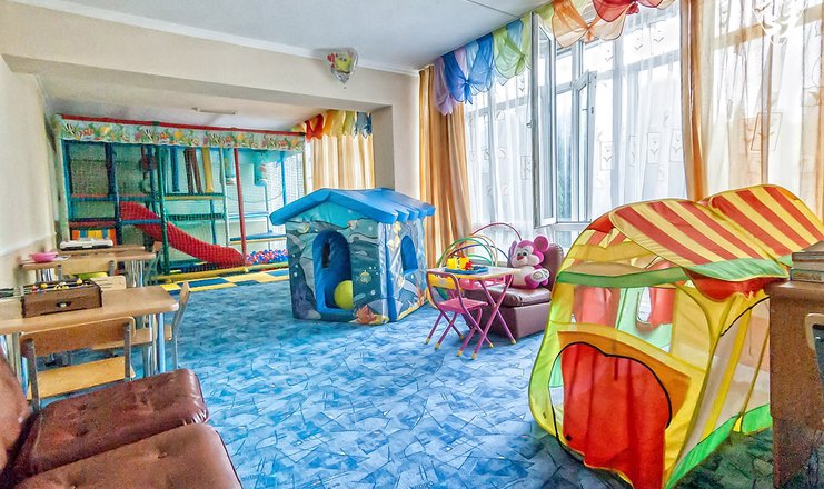 Фото отеля («Родник» санаторий) - Детская комната