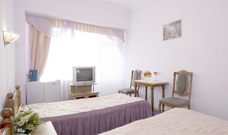 Фото отеля («Украина» санаторий) - Стандарт двухместный однокомнатный (3)