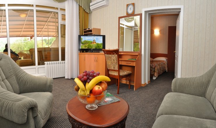 Фото отеля («Вилла Арнест» санаторий) - Люкс 2-местный 2-комнатный в основном корпусе или коттедже