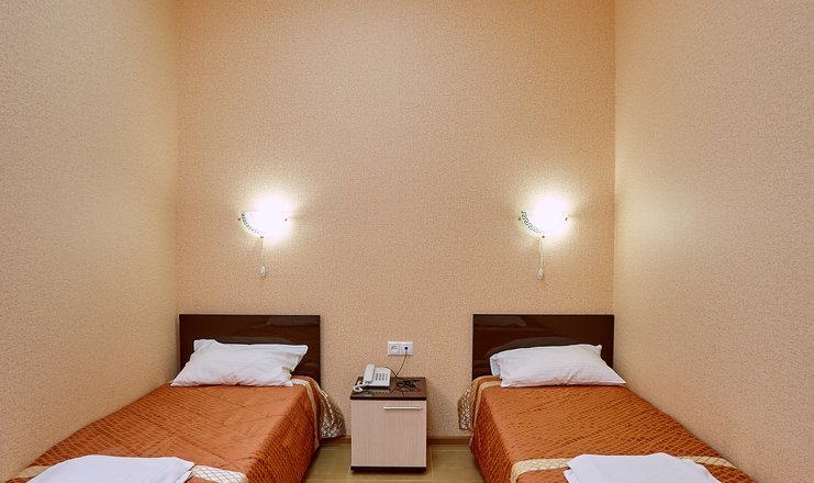 Фото номера («Арт-отель» отель) - Двухкомнатный стандарт( с 1 или 2 отдельными кроватями)