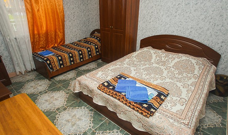 Фото номера («Черномор» гостиница) - Стандарт 3-местный