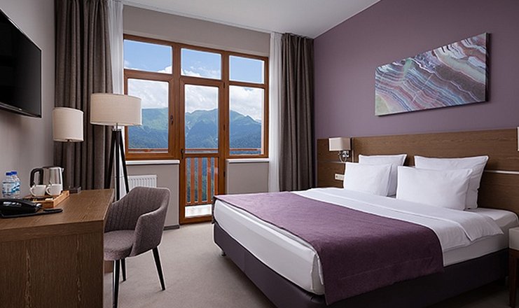 Фото номера («Green Flow» отель) - Premier room 2-местный Grand с балконом и с видом на горы