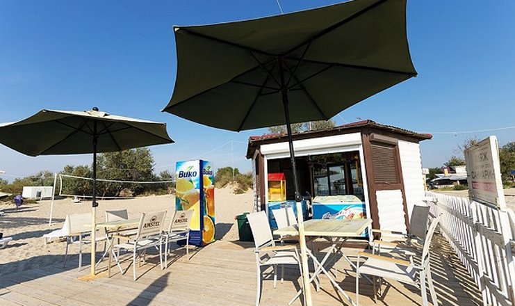 Фото отеля («Санмаринн» отель) - Снэк-бар на пляже