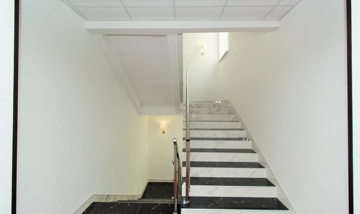 Фото отеля («Атрия» отель) - Главная лестница