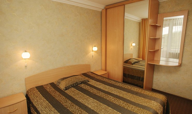 Фото отеля («Автотранспортник России» санаторий) - Делюкс 2-местный 2-комнатный 1 категории
