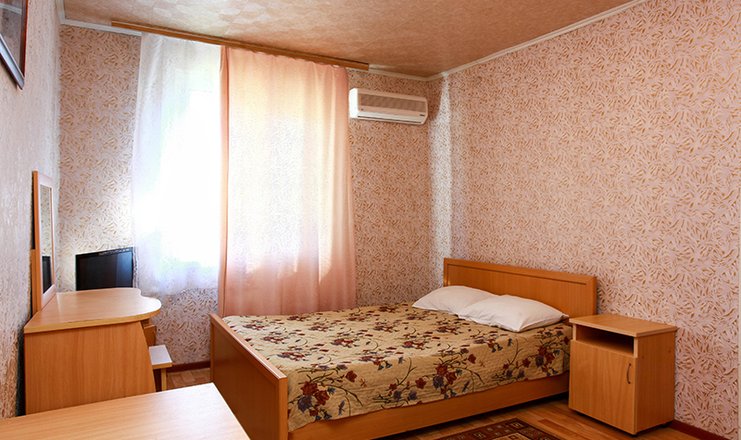 Фото отеля («Баргузин» база отдыха) - Семейный 5-местный 2-комнатный