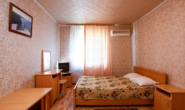 Фото отеля («Баргузин» база отдыха) - Семейный 5-местный 2-комнатный