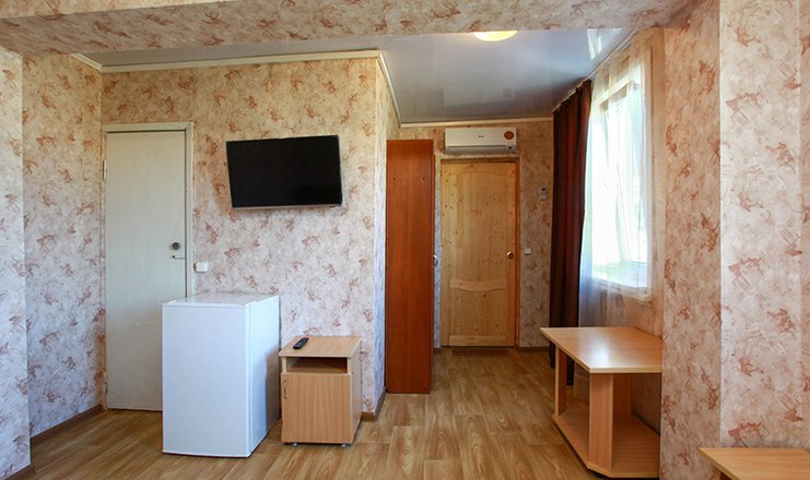 Фото отеля («Баргузин» база отдыха) - 3-х местный 1 категории