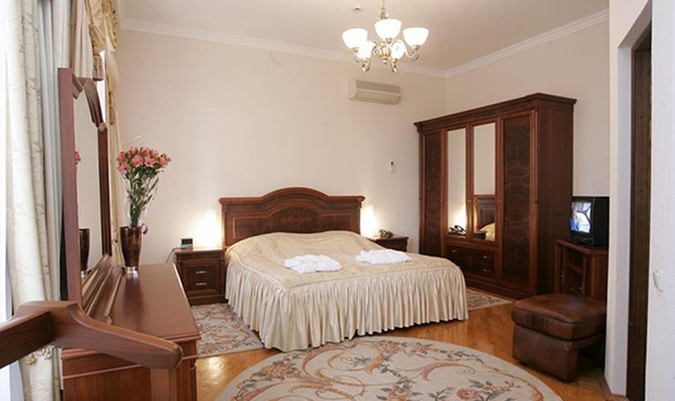 Фото отеля («Беларусь» санаторий) - Люкс 2-местный 2-комнатный с балконом Главный корпус (*0,88)
