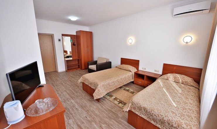 Фото отеля («Бирюза» санаторий) - Стандарт+ 2-местный со стационарным доп местом к.Черноморский