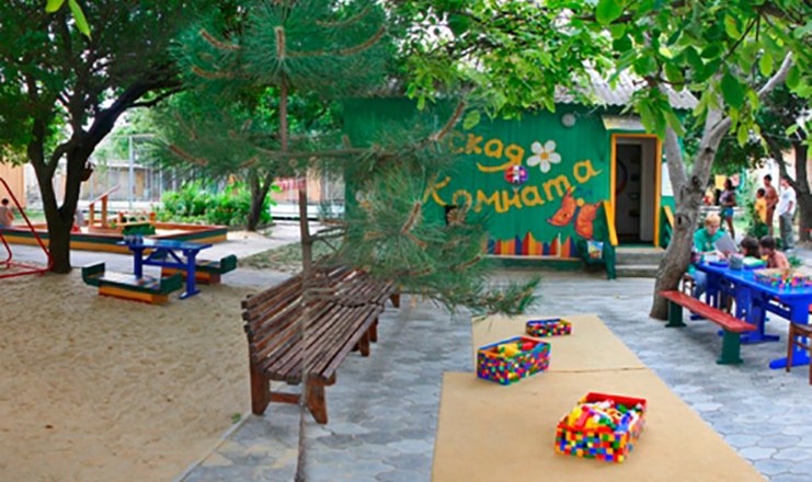 Фото отеля («Черное море» пансионат) - Детская площадка