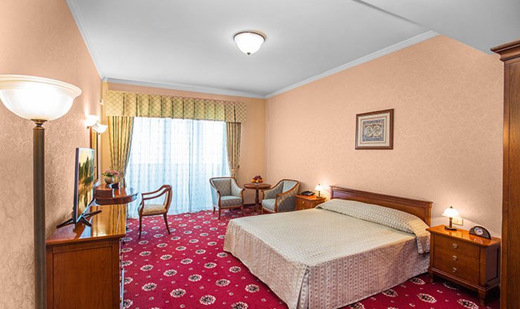 Фото отеля («Черноморье» санаторий) - Апартаменты 2-местный 3-комнатный №708