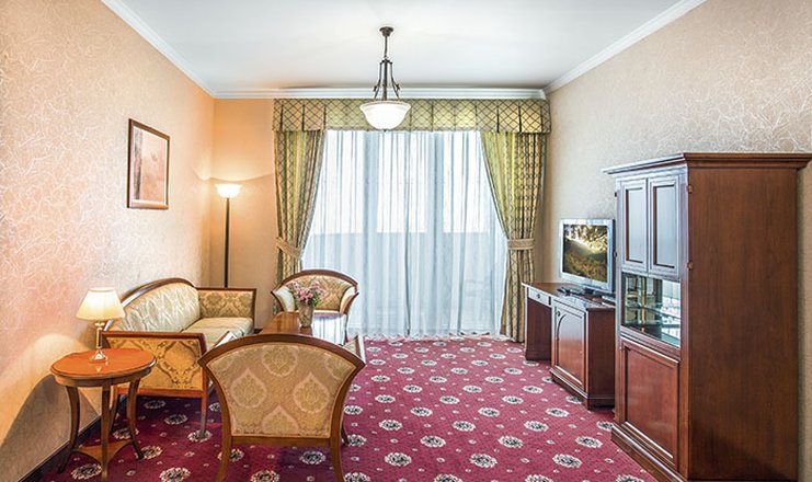 Фото отеля («Черноморье» санаторий) - Апартаменты 2-местный 3-комнатный №708