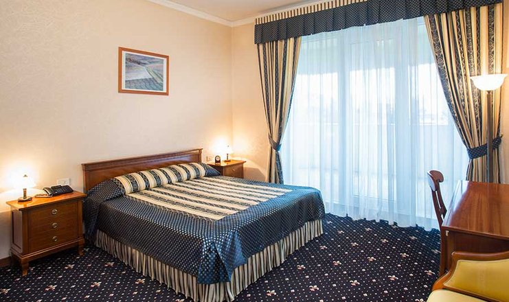 Фото отеля («Черноморье» санаторий) - Люкс 2-местный 3-комнатный